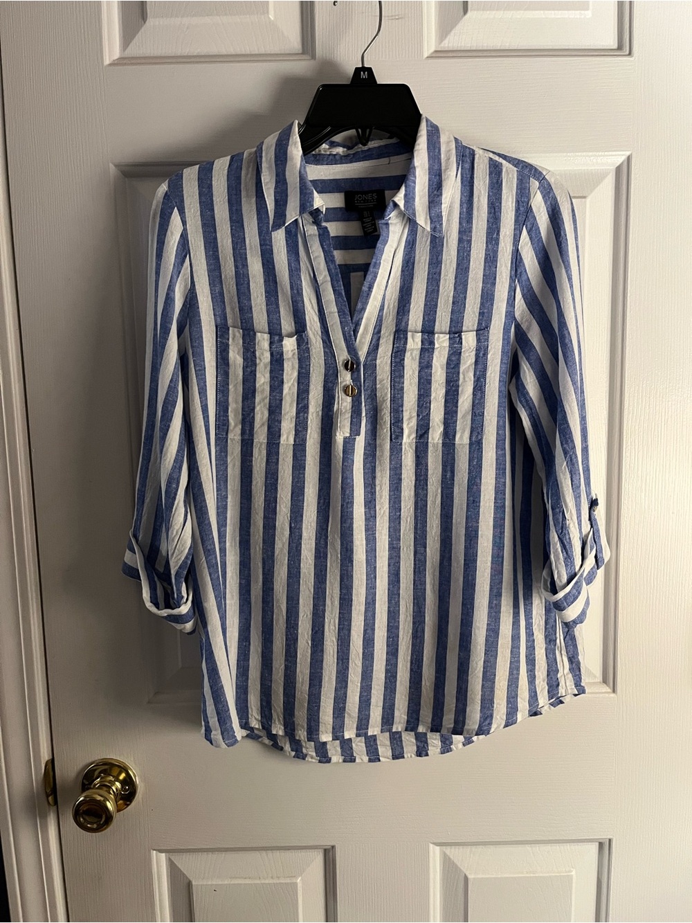 Jones New York Women Linen Blend Roll Tab Top V-Neck Blue/White Stripes S